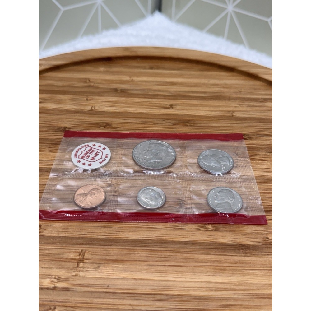 1971 P & D United States Mint Uncirculated Coin Set